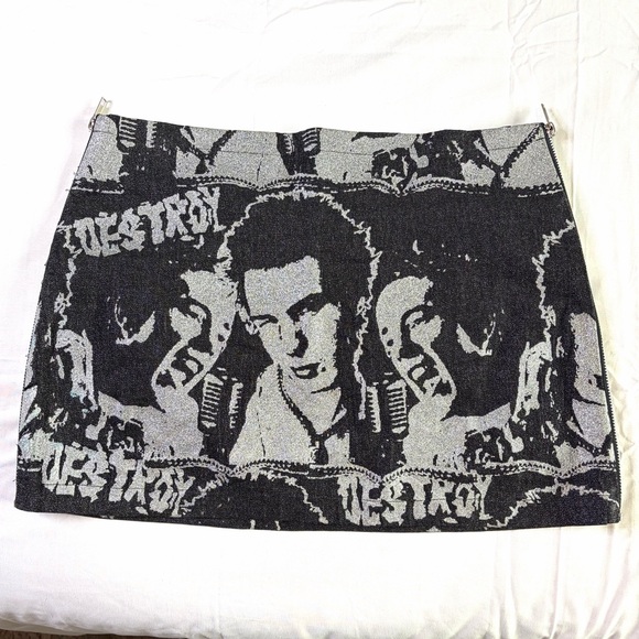 mosquitohead Dresses & Skirts - Mosquitohead vintage 90s Y2K mini glitter skirt made in USA graphic sz L black